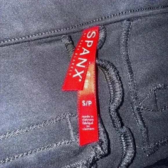 SPANX  Black Back Seam Skinny Ponte Knit Crop Pants Size S/P - Picture 3 of 3